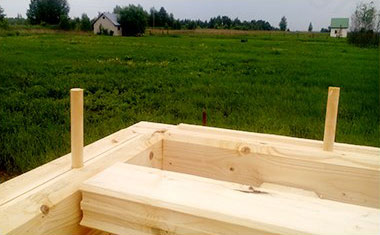 Мы знаем, насколько важно для крепления бруса использовать деревянные нагеля.